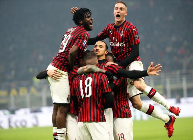 卡斯尔在新秀赛季中继承马刺传统.