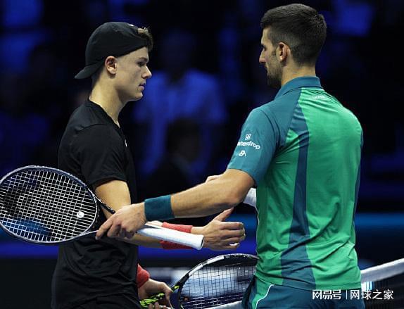 在此背景下 在此背景下